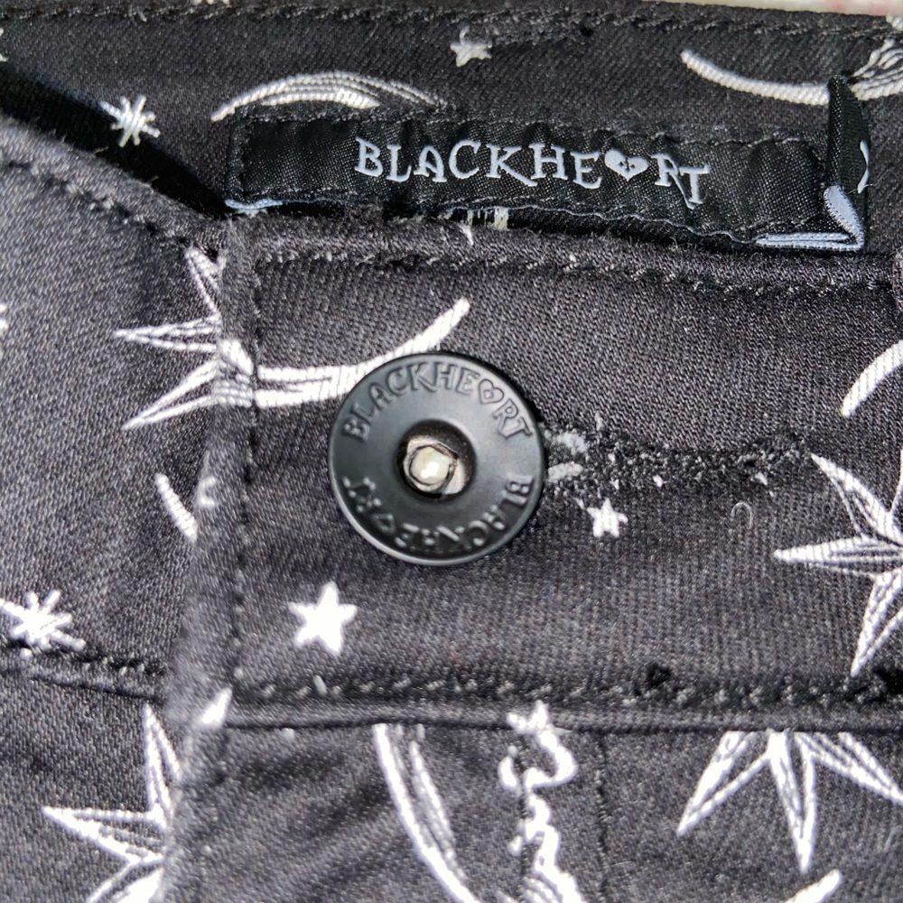 BRAND NEW HOT TOPIC SKINNY JEANS